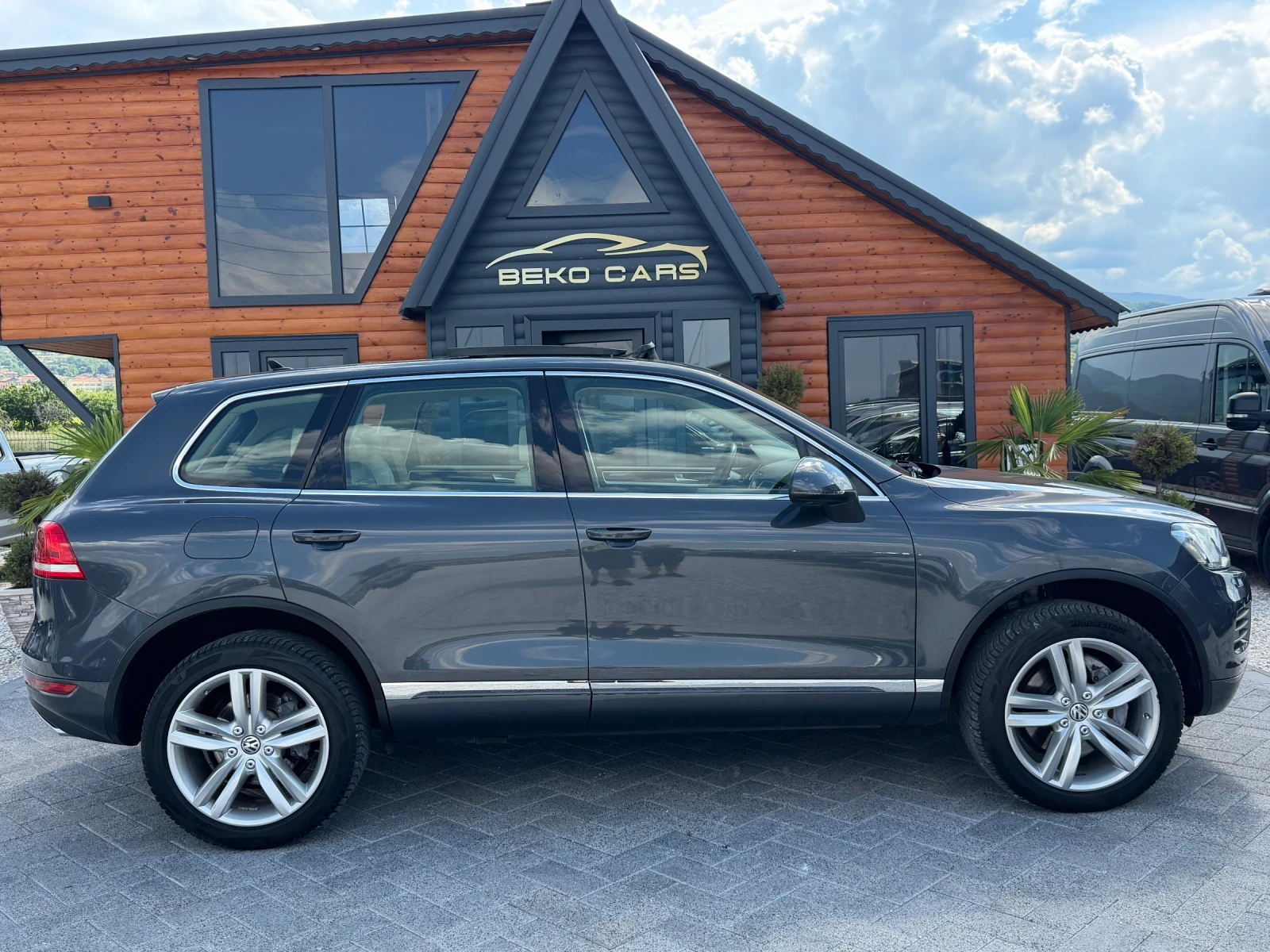 VW Touareg Нов внос от Люксенбург, снимка 4 - Автомобили и джипове - 54939622