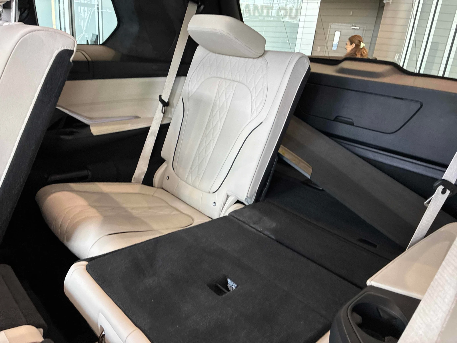 BMW X7 M50i| SWAROWSKI| МАСАЖ| LASER| HAR/KAR| HUD| 360| , снимка 15 - Автомобили и джипове - 56002404