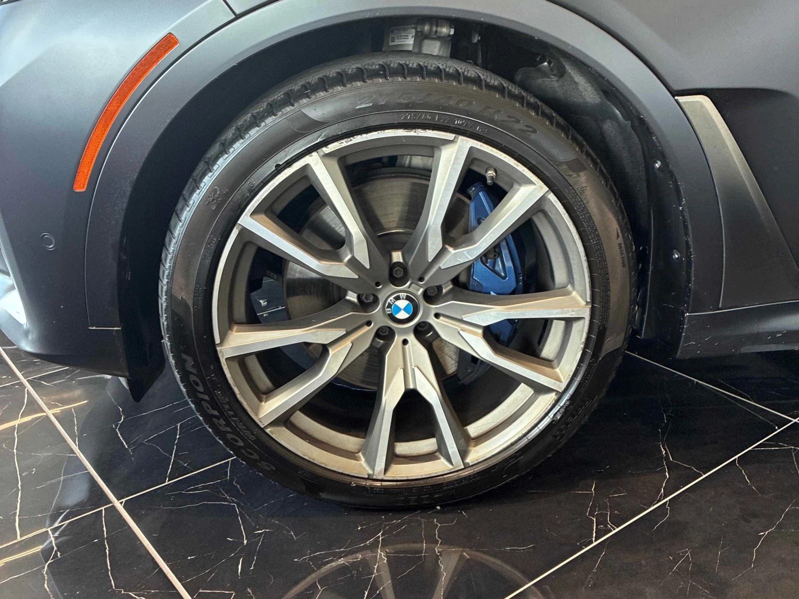 BMW X7 M50i| SWAROWSKI| МАСАЖ| LASER| HAR/KAR| HUD| 360| , снимка 7 - Автомобили и джипове - 56002404