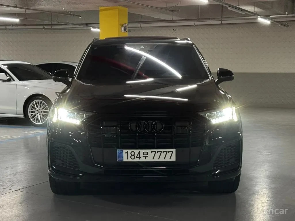 Audi Q7 / 55 TFSI Premium / ДИСТРОНИК / ОБДУХВАНЕ /ХЕД-ЪП , снимка 3 - Автомобили и джипове - 56099592