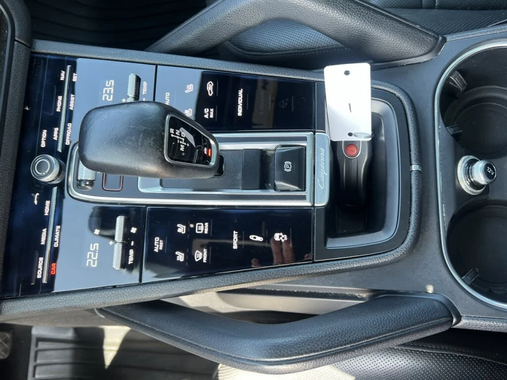 Porsche Cayenne 3.0T* BOSE* CHRONO* ОБДУХВАНЕ* ПАНО* КРАЙНА ЦЕНА, снимка 12 - Автомобили и джипове - 56105294