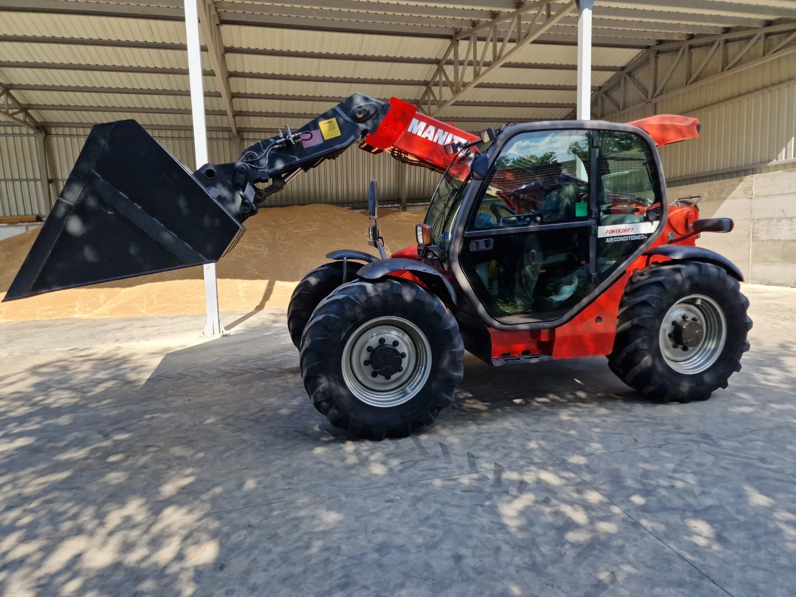 Телескопични товарачи Manitou MLT 640-120 - изображение 9