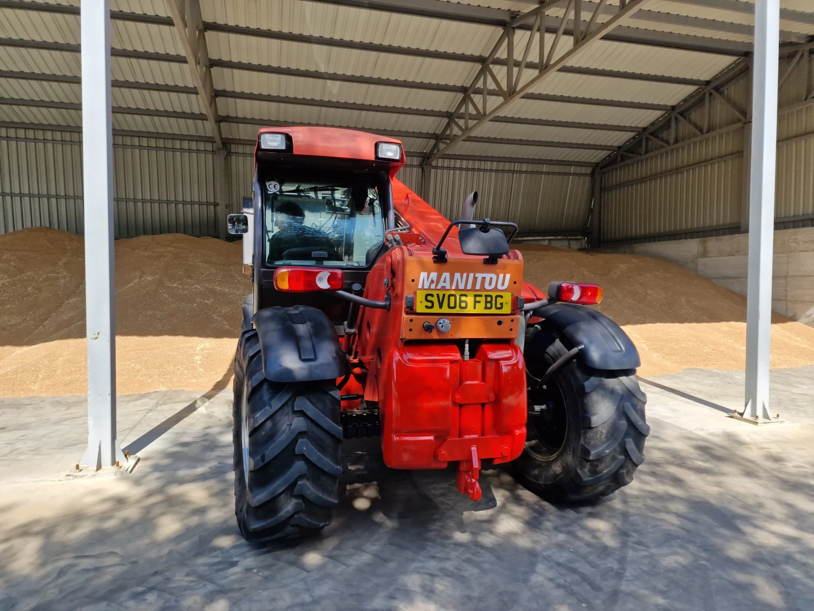 Телескопични товарачи Manitou MLT 640-120 - изображение 8