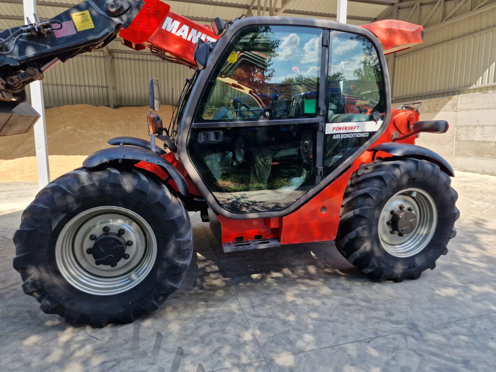 Телескопични товарачи Manitou MLT 640-120 - изображение 10