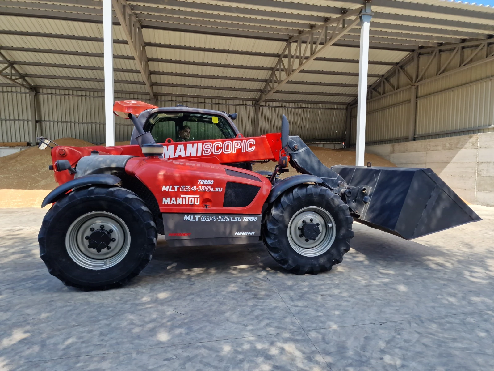 Телескопични товарачи Manitou MLT 640-120 - изображение 6