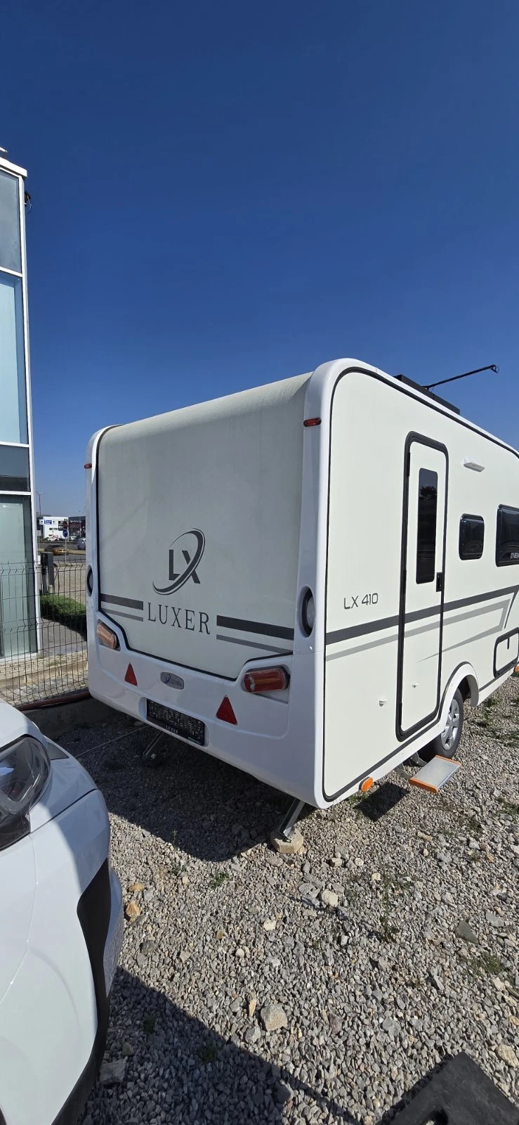 Каравана Други Luxer LX410, снимка 2 - Каравани и кемпери - 55558756