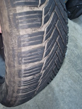 Гуми Зимни 215/55R16, снимка 8 - Гуми и джанти - 48312693