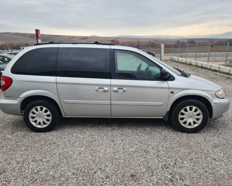 Chrysler Voyager 2.5DIZEL MOTOR MERCEDES, снимка 5 - Автомобили и джипове - 48267660