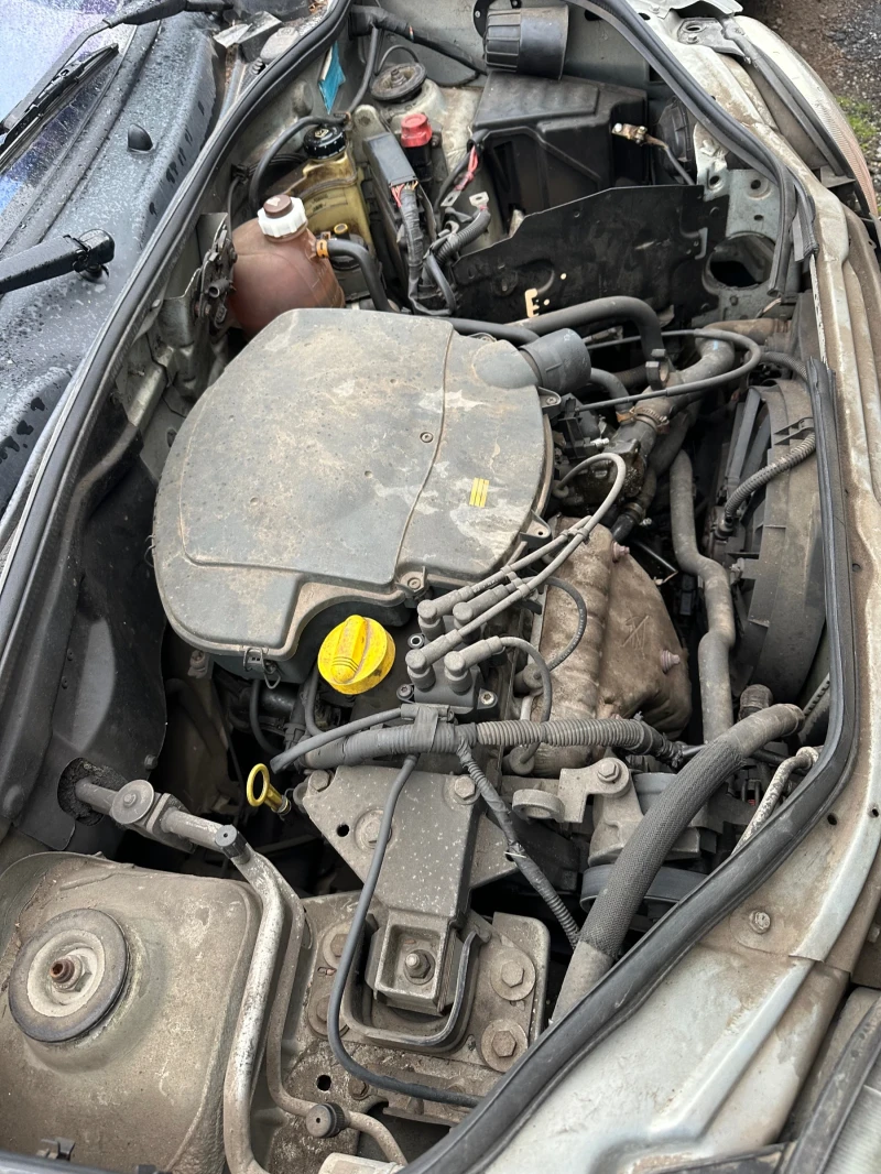 Renault Kangoo 1.4 i, снимка 4 - Автомобили и джипове - 49725650