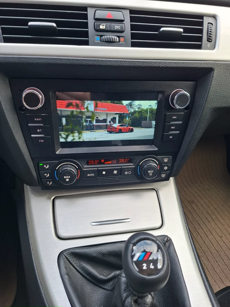 BMW 320 Комби, снимка 11 - Автомобили и джипове - 52593868