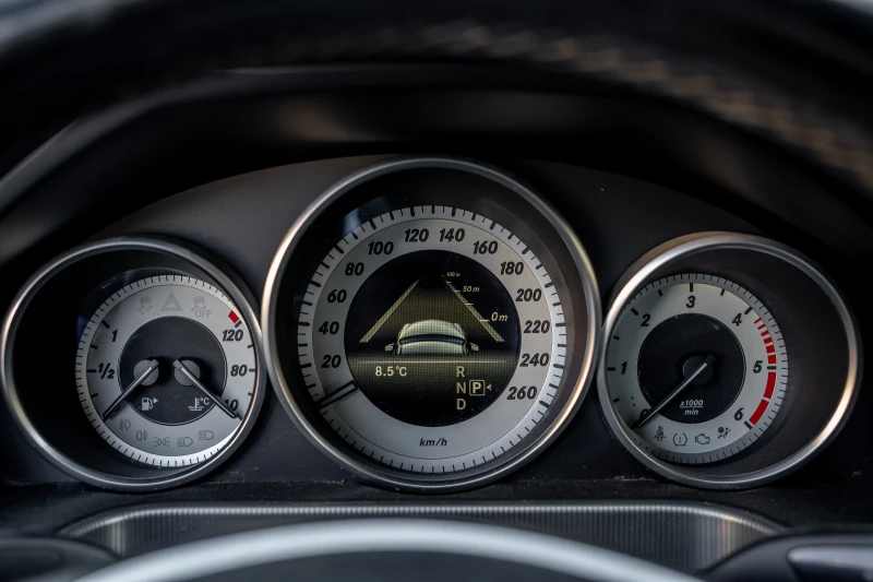 Mercedes-Benz E 350 Лизинг без доказване на доходи, снимка 16 - Автомобили и джипове - 52845081