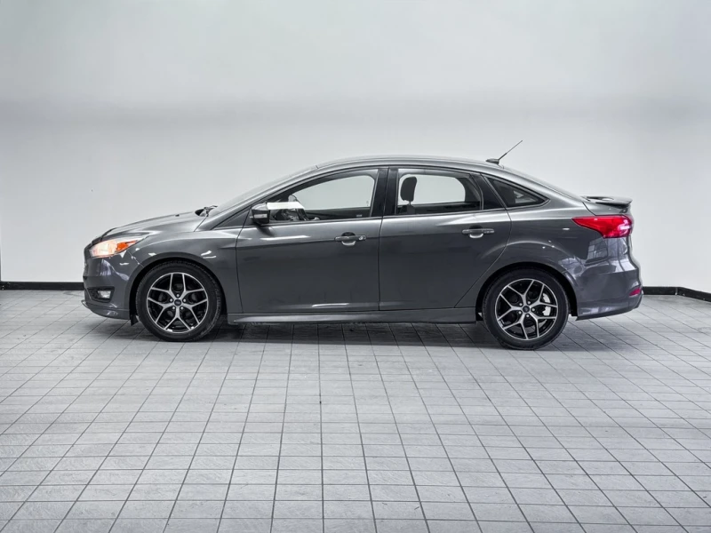 Ford Focus SEDAN SE * * CARFAX * * АВТО КРЕДИТ * * , снимка 2 - Автомобили и джипове - 52869378