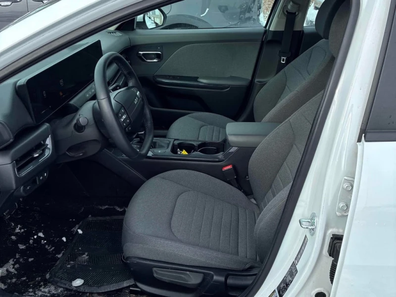 Kia K4 * FWD * CARFAX * ЦЕНА ДО БГ, снимка 10 - Автомобили и джипове - 53043712