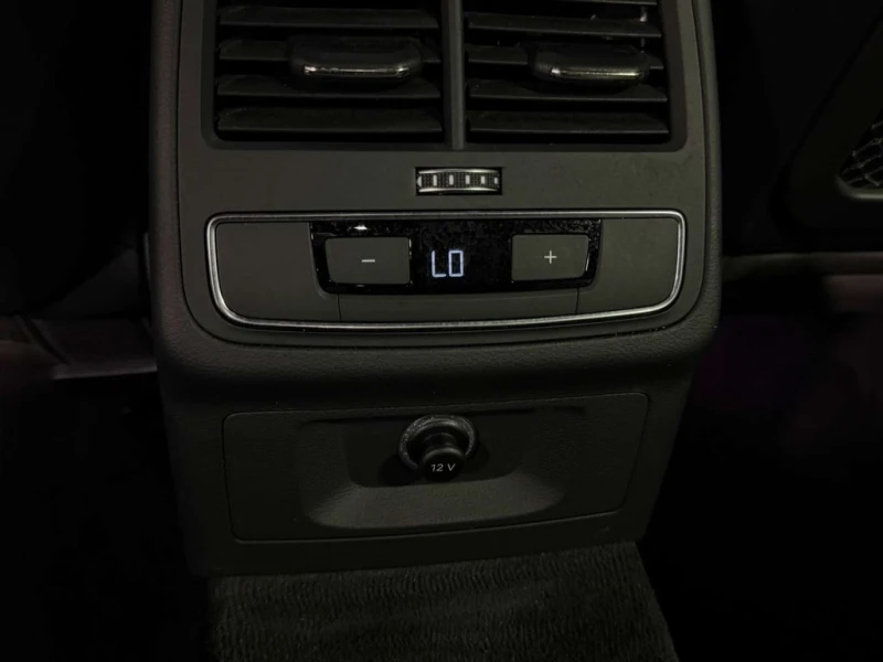 Audi S4 * quattro Technik* ДИСТРОНИК* 360 КАМЕРИ* , снимка 16 - Автомобили и джипове - 53467202