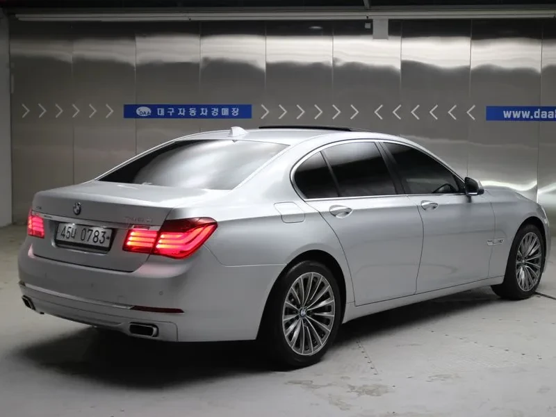 BMW 740 D xDrive Individual, снимка 4 - Автомобили и джипове - 53334358