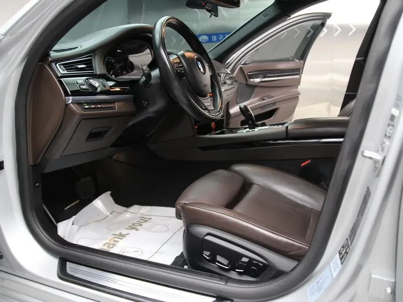 BMW 740 D xDrive Individual, снимка 11 - Автомобили и джипове - 53334358