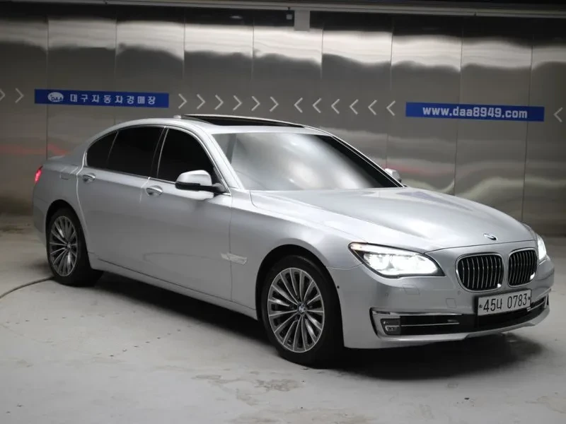 BMW 740 D xDrive Individual, снимка 5 - Автомобили и джипове - 53334358
