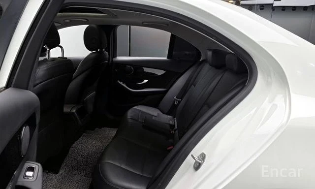 Mercedes-Benz C 200 d | ЗАДНА КАМЕРА | ШИБЕДАХ | KEYLESS | , снимка 10 - Автомобили и джипове - 53970388