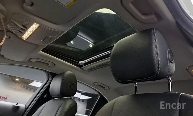 Mercedes-Benz C 200 d | ЗАДНА КАМЕРА | ШИБЕДАХ | KEYLESS | , снимка 16 - Автомобили и джипове - 53970388