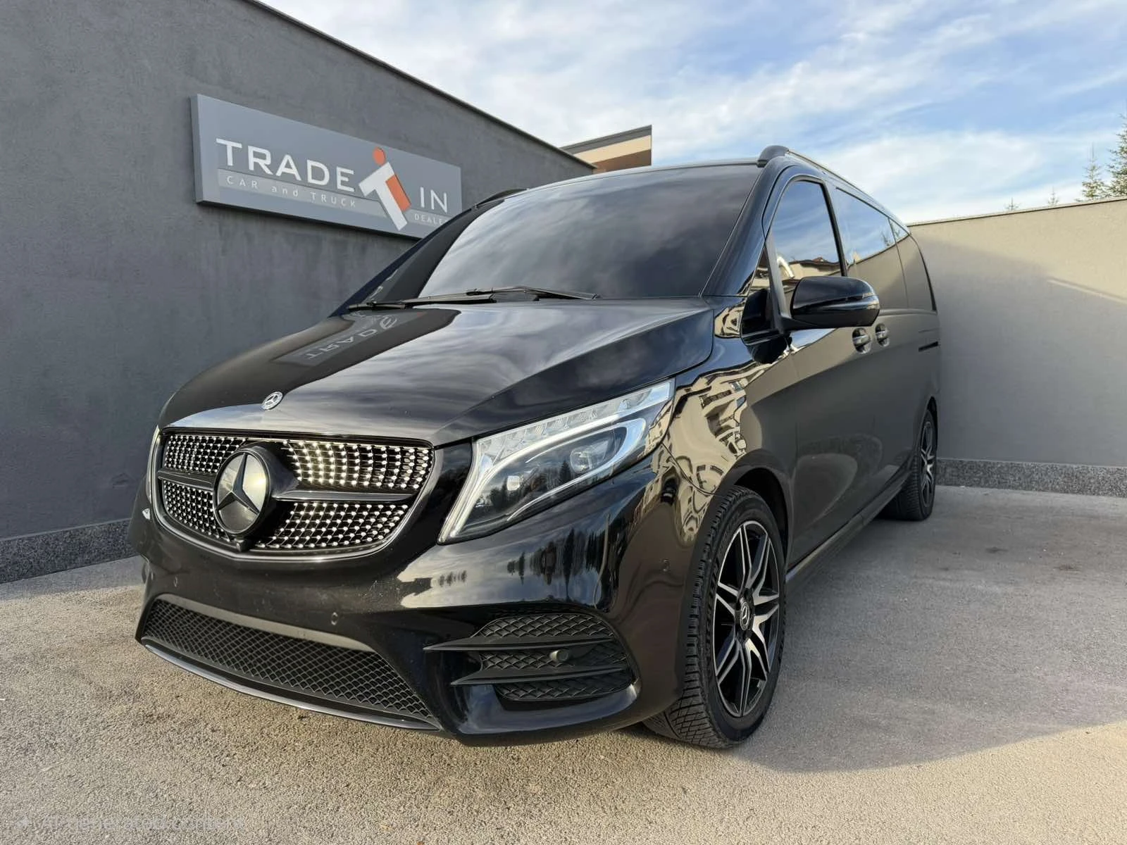 Mercedes-Benz V 300 AMG 4MATIC LUXURY SEATS, снимка 1