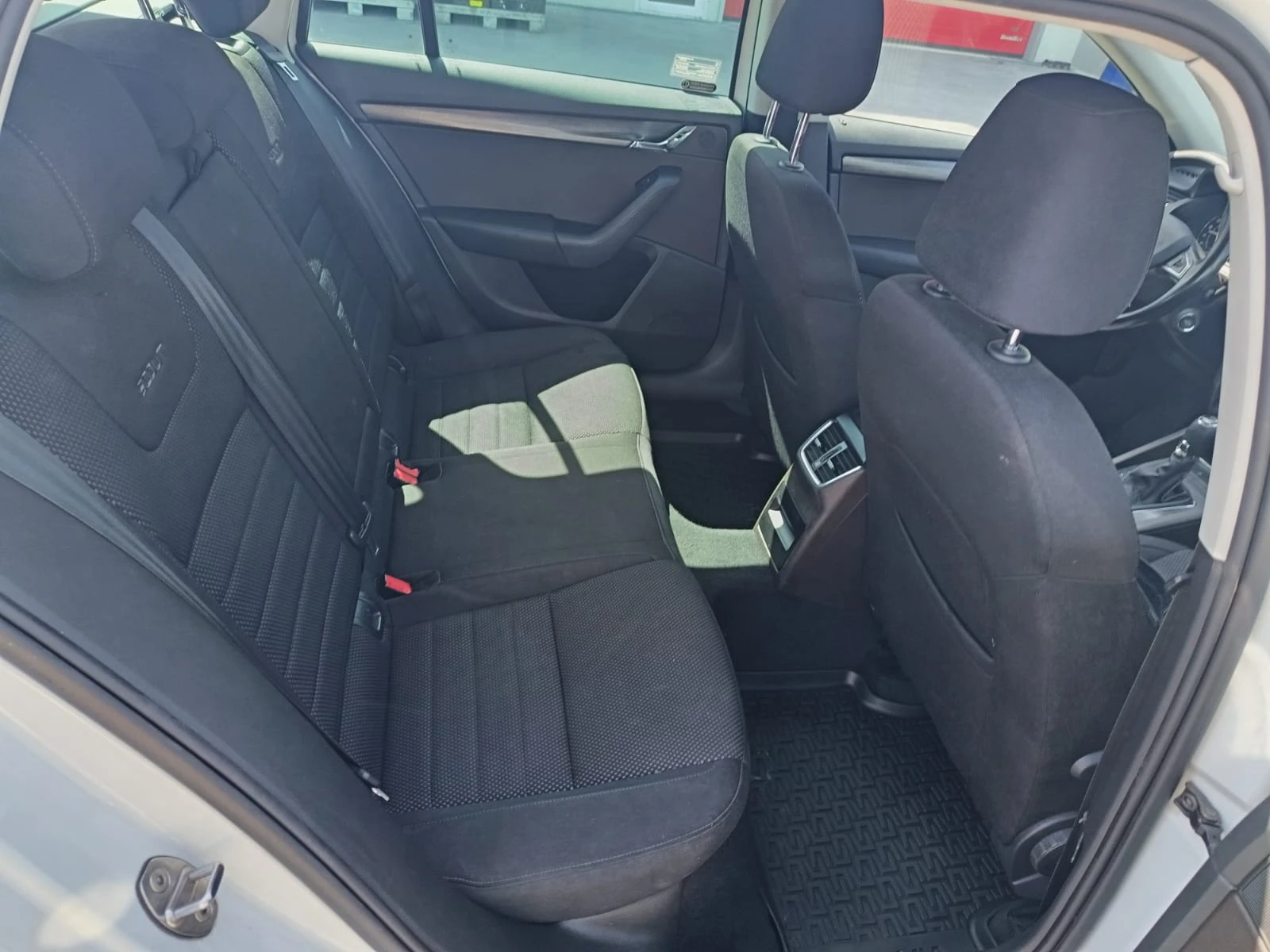 Skoda Octavia Scout - изображение 8