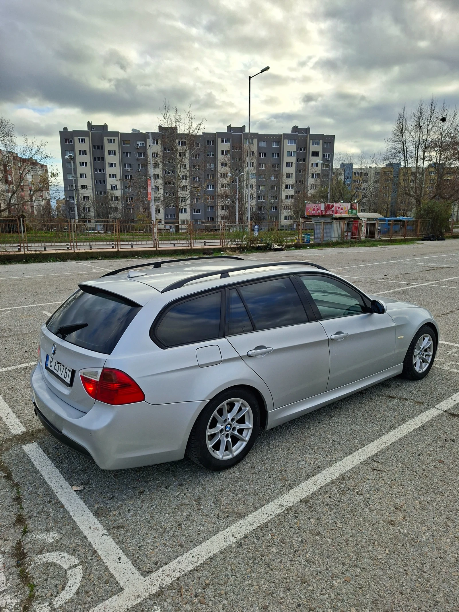 BMW 320 Комби - изображение 8