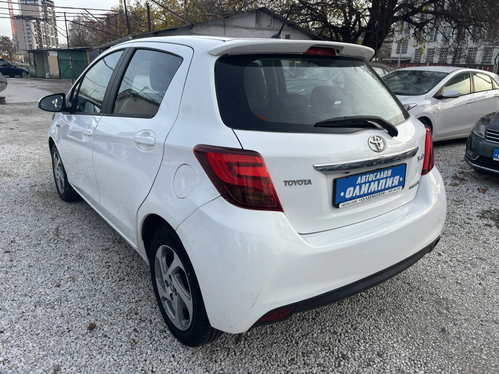 Toyota Yaris 1.5 - Хибрид - изображение 4