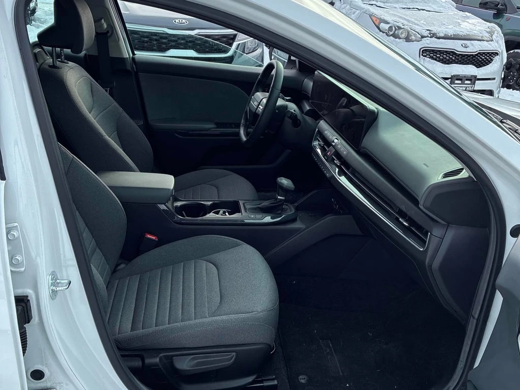 Kia K4 * FWD * CARFAX * ���� �� �� | Mobile.bg � ����������� 14