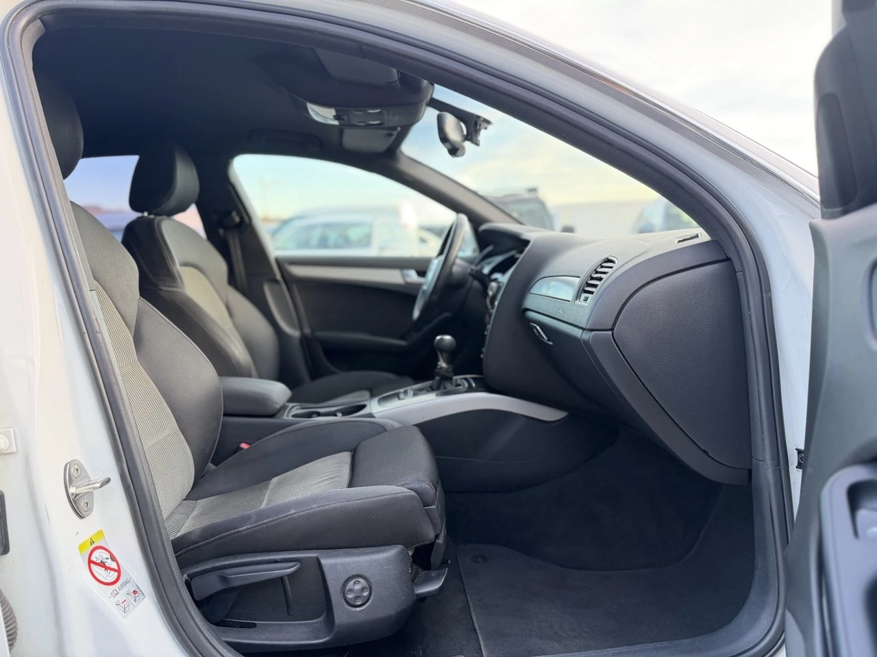 Audi A4 2.0TDI SEDAN 170кс, снимка 14 - Автомобили и джипове - 53774244