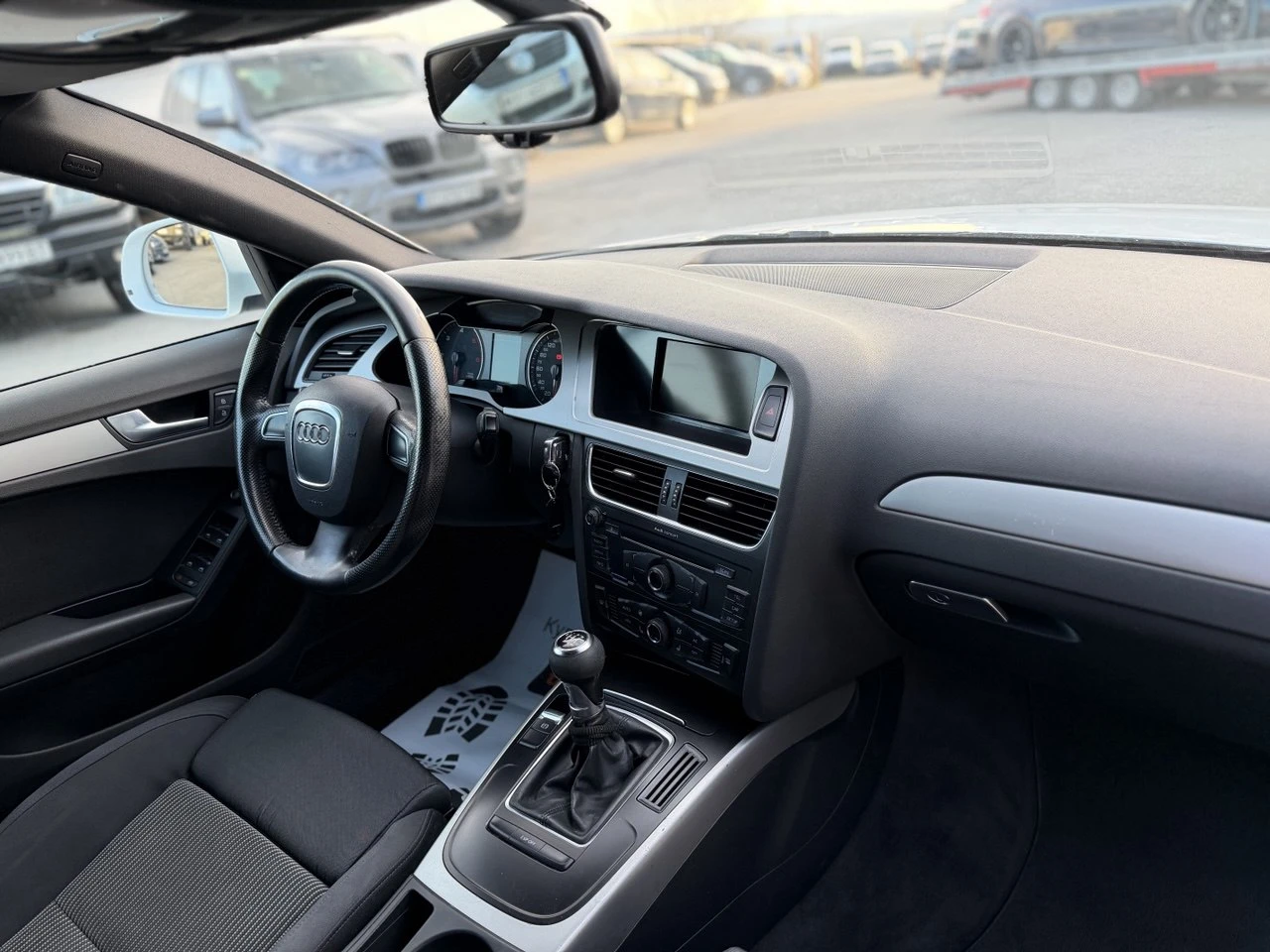 Audi A4 2.0TDI SEDAN 170кс, снимка 15 - Автомобили и джипове - 53774244