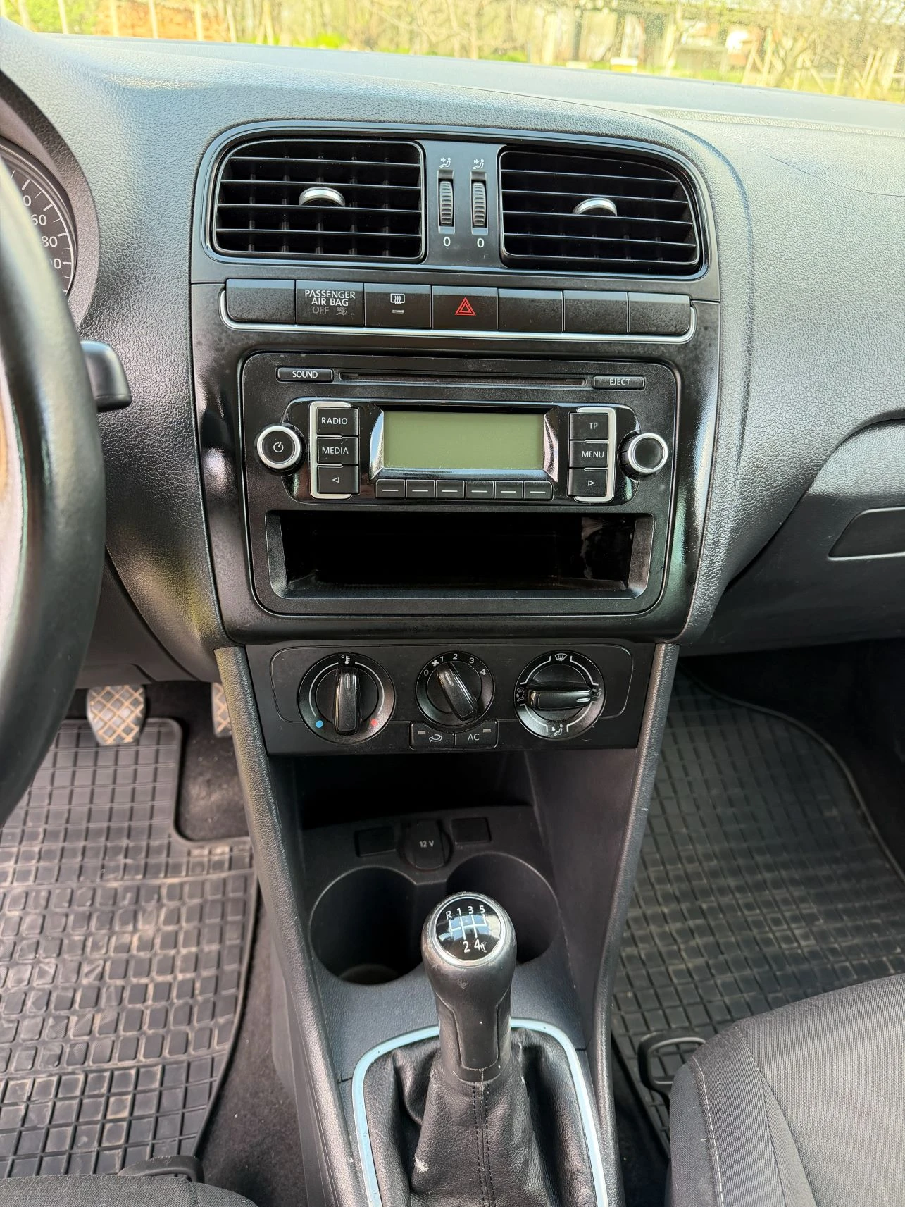 VW Polo, снимка 7 - Автомобили и джипове - 54261634