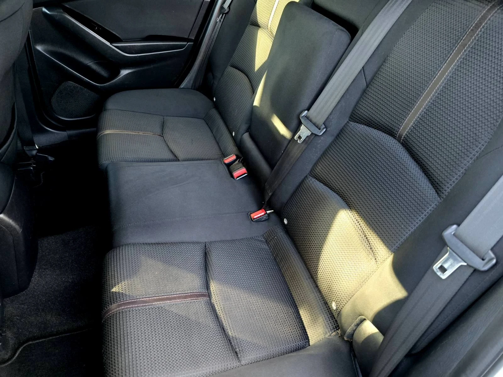 Mazda 3 КАТО НОВ/ФУЛ ЕКСТРИ/2.0i/SKYACTIV, снимка 15 - Автомобили и джипове - 54501148