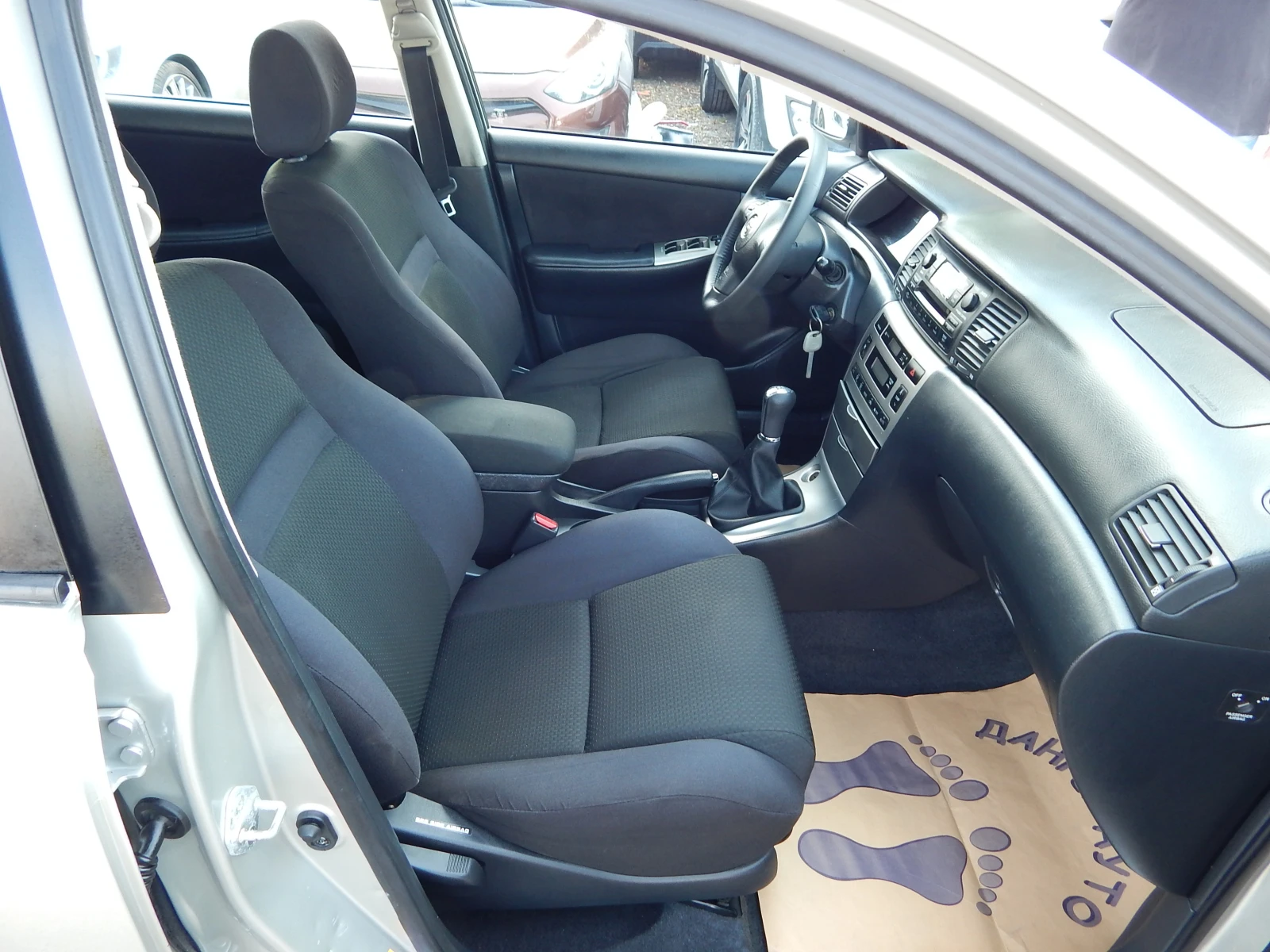 Toyota Corolla 1.4VVTI* 146000km.* , снимка 16 - Автомобили и джипове - 54740899