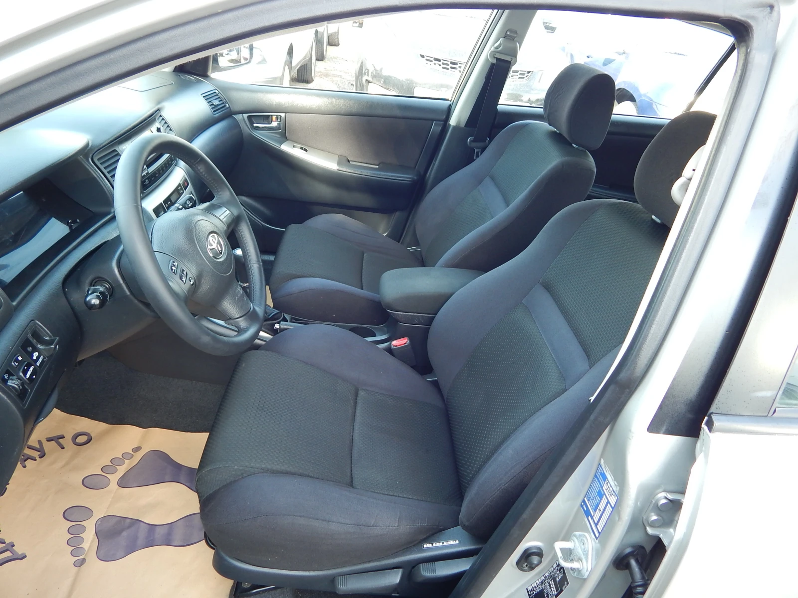 Toyota Corolla 1.4VVTI* 146000km.* , снимка 9 - Автомобили и джипове - 54740899