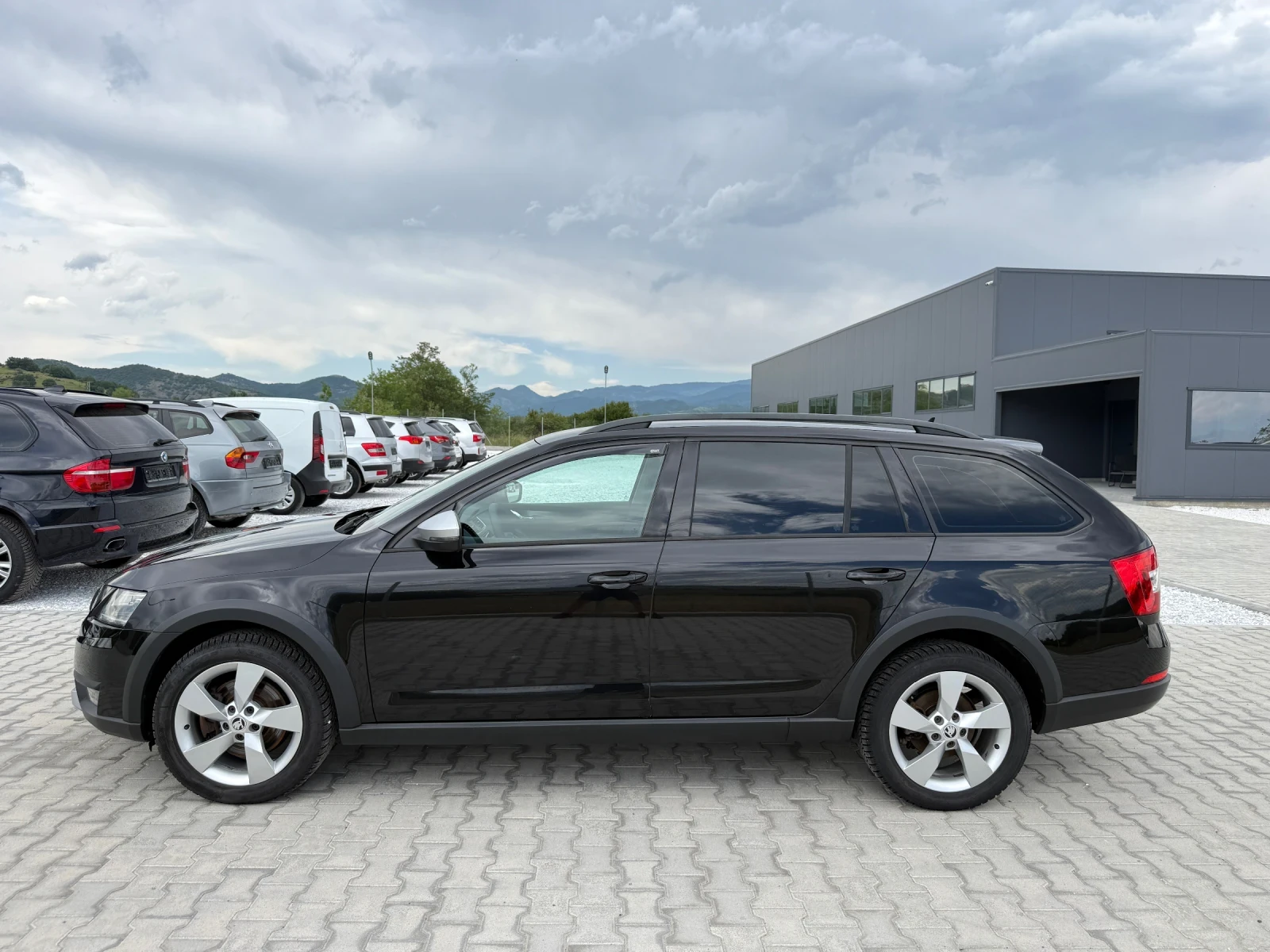 Skoda Octavia 2.0 TDI SCOUT 4x4 FULL LED  ШВЕЙЦАРИЯ, снимка 3 - Автомобили и джипове - 54788251
