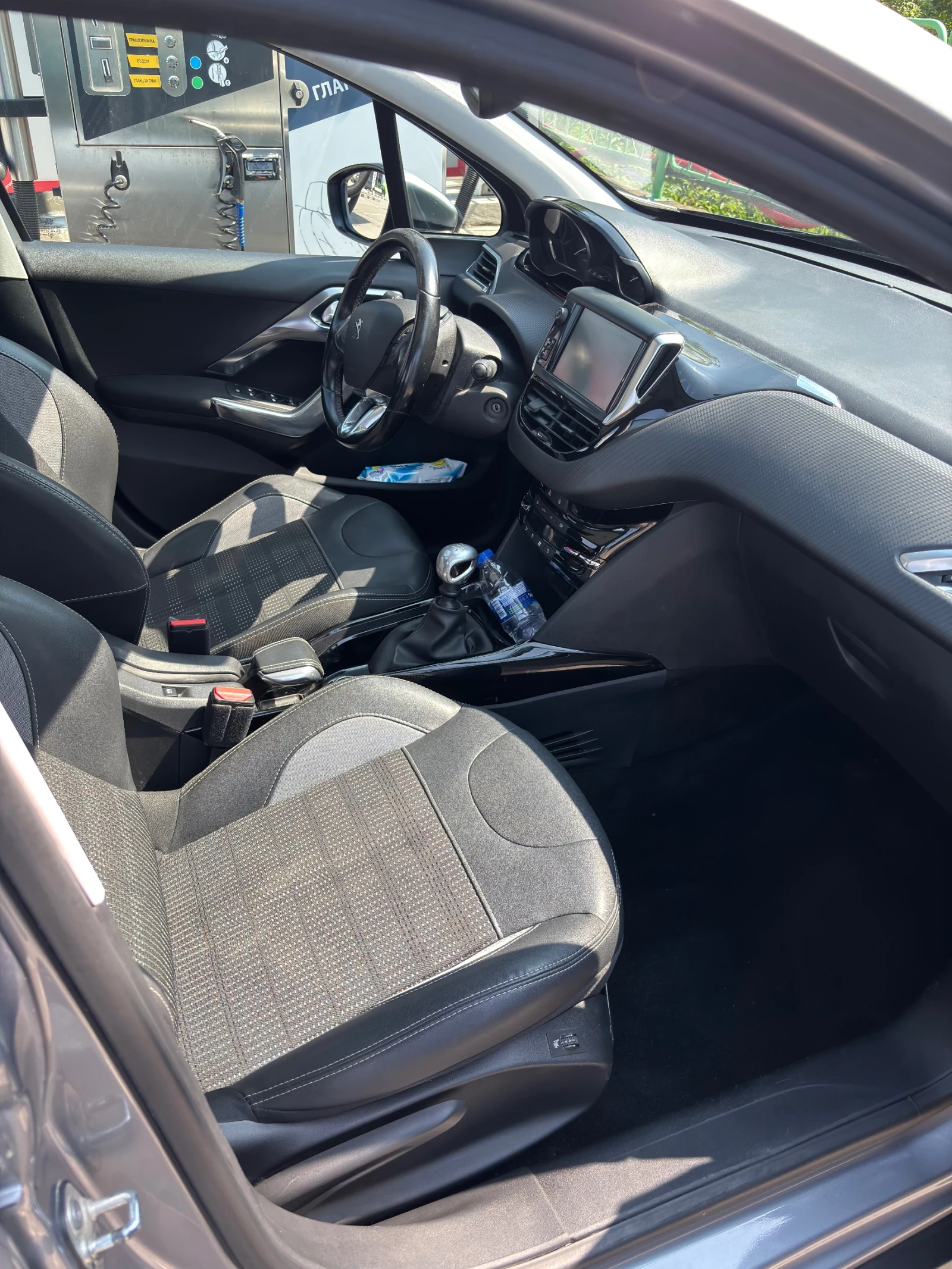 Peugeot 2008, снимка 13 - Автомобили и джипове - 54803505