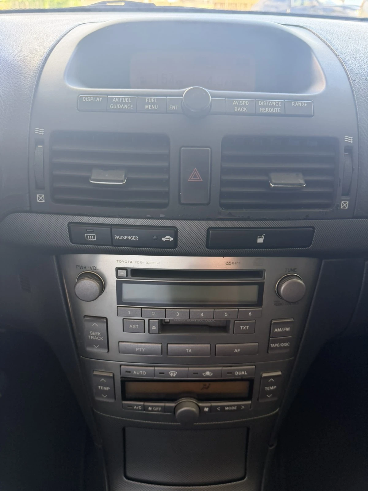 Toyota Avensis 2.0D4D, снимка 10 - Автомобили и джипове - 54817428