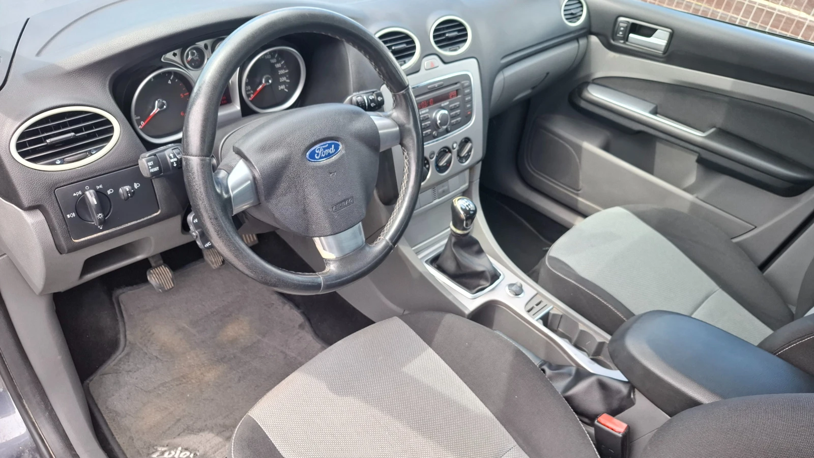 Ford Focus 1.6 TDCI, снимка 7 - Автомобили и джипове - 54937988