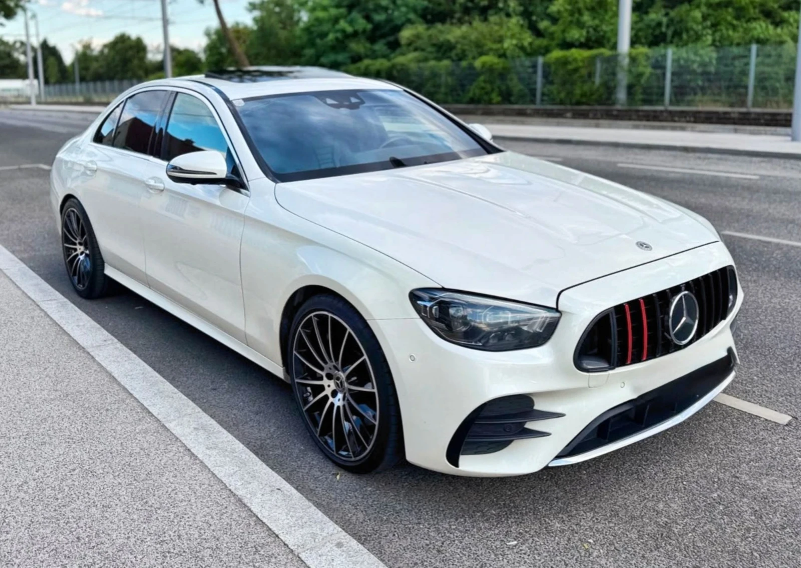 Mercedes-Benz E 400 Очакван внос E400d * Facelift* AMG * 360* 3D BURM*, снимка 2 - Автомобили и джипове - 55316766