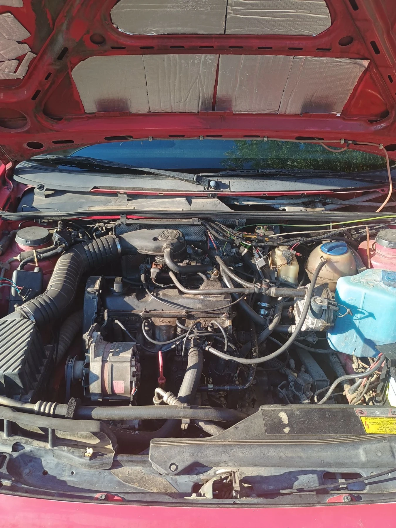 VW Passat Комби, снимка 4 - Автомобили и джипове - 55633356