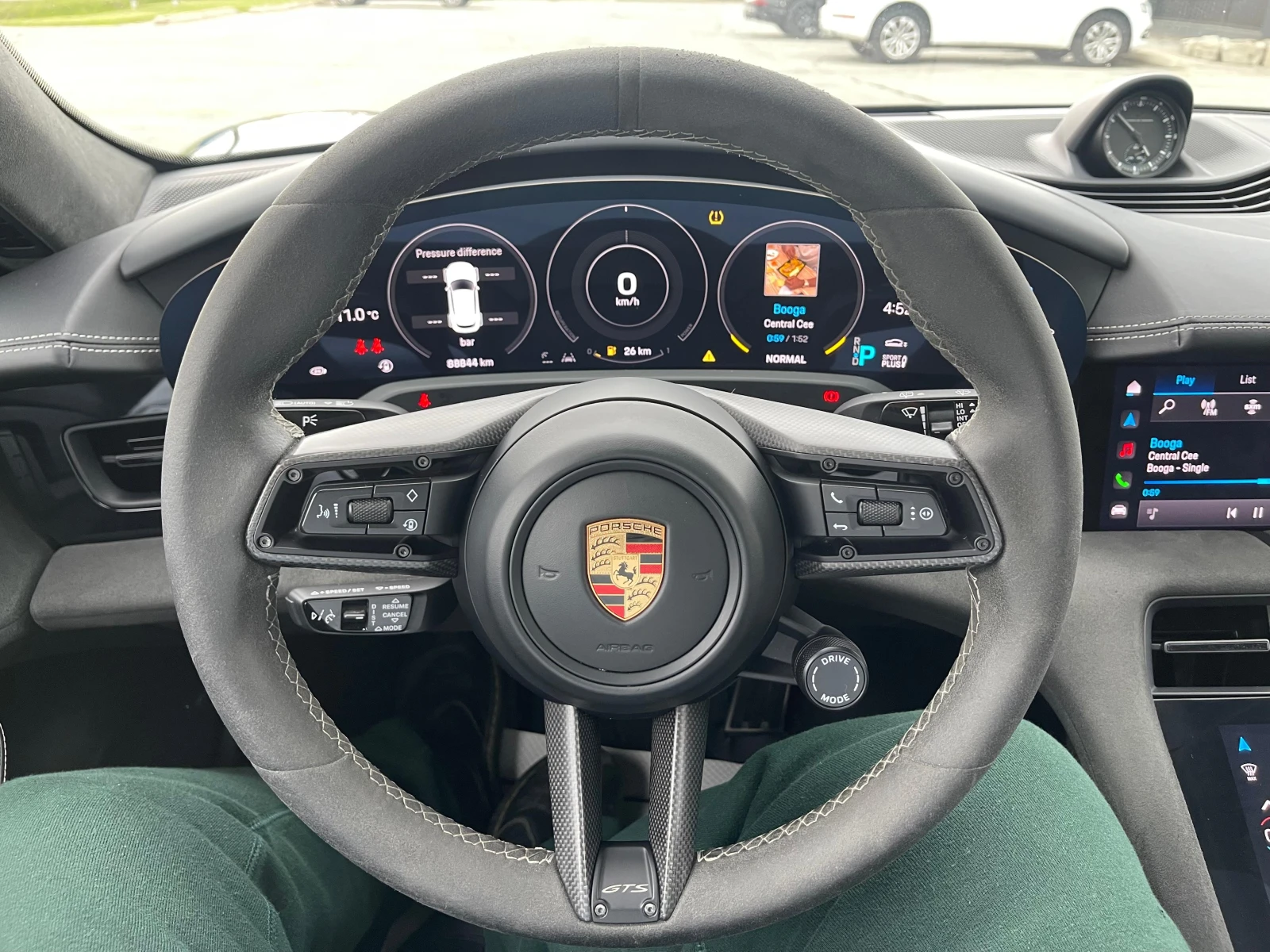 Porsche Taycan * GTS Sport Turismo AWD * CARFAX * ОПЦИЯ ЗА ФИНАНС, снимка 13 - Автомобили и джипове - 55939047
