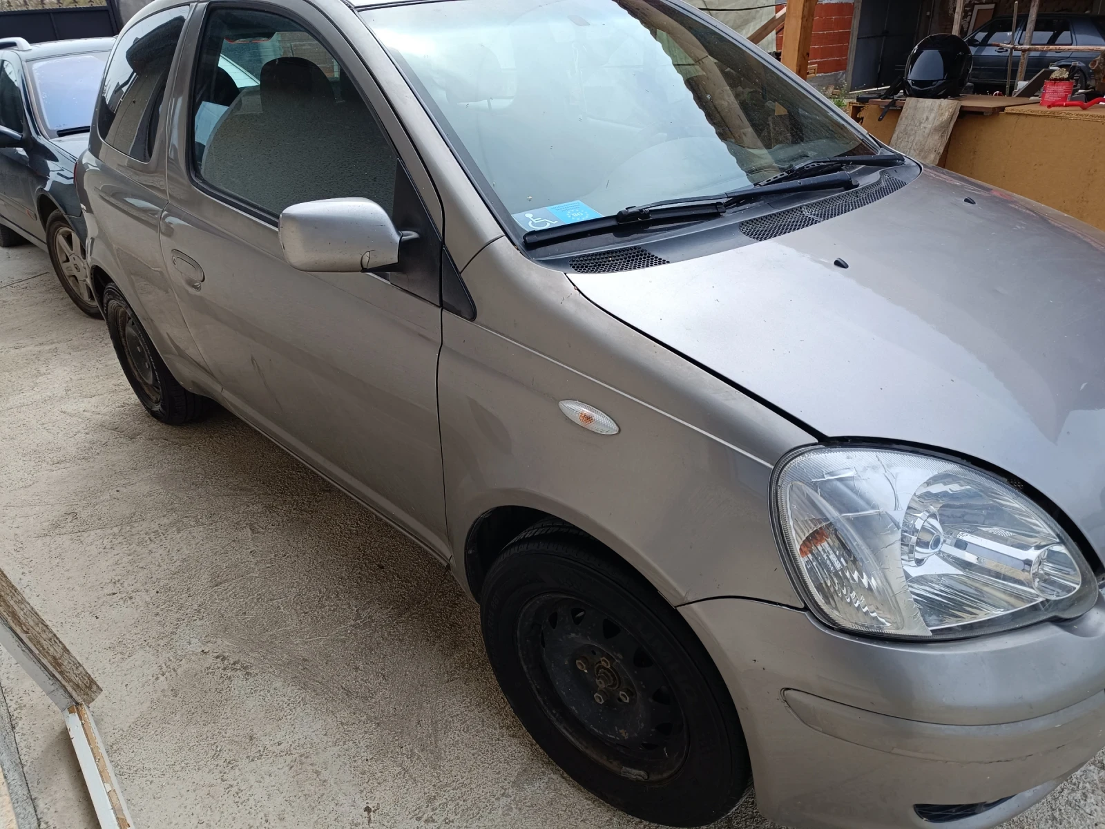 Toyota Yaris 1.3 VVT-i, снимка 6 - Автомобили и джипове - 56628682