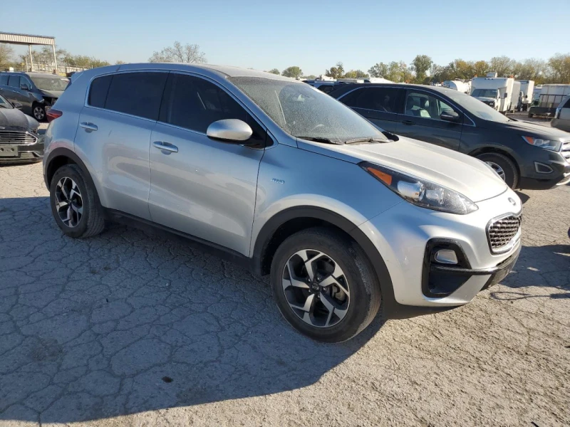 Kia Sportage LX* 2022* ПЪЛНА СЕРВИЗНА ИСТОРИЯ* , снимка 3 - Автомобили и джипове - 48550784