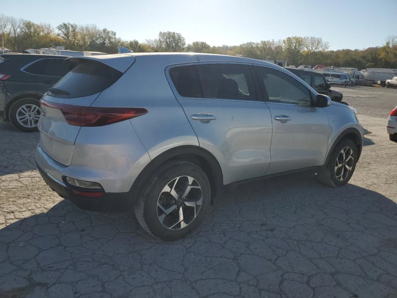 Kia Sportage LX* 2022* ПЪЛНА СЕРВИЗНА ИСТОРИЯ* , снимка 4 - Автомобили и джипове - 48550784