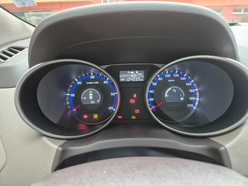 Hyundai IX35, снимка 9 - Автомобили и джипове - 52654211