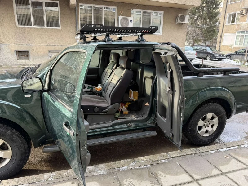 Nissan Navara 2.5 D pickup, снимка 7 - Автомобили и джипове - 53177233