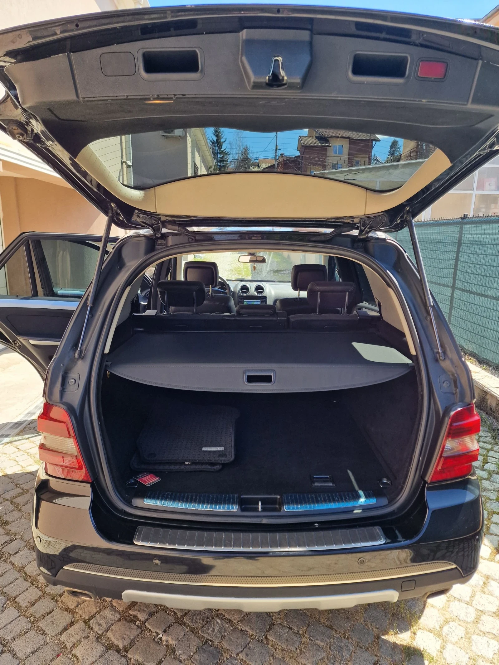 Mercedes-Benz ML 320, снимка 8 - Автомобили и джипове - 54112359