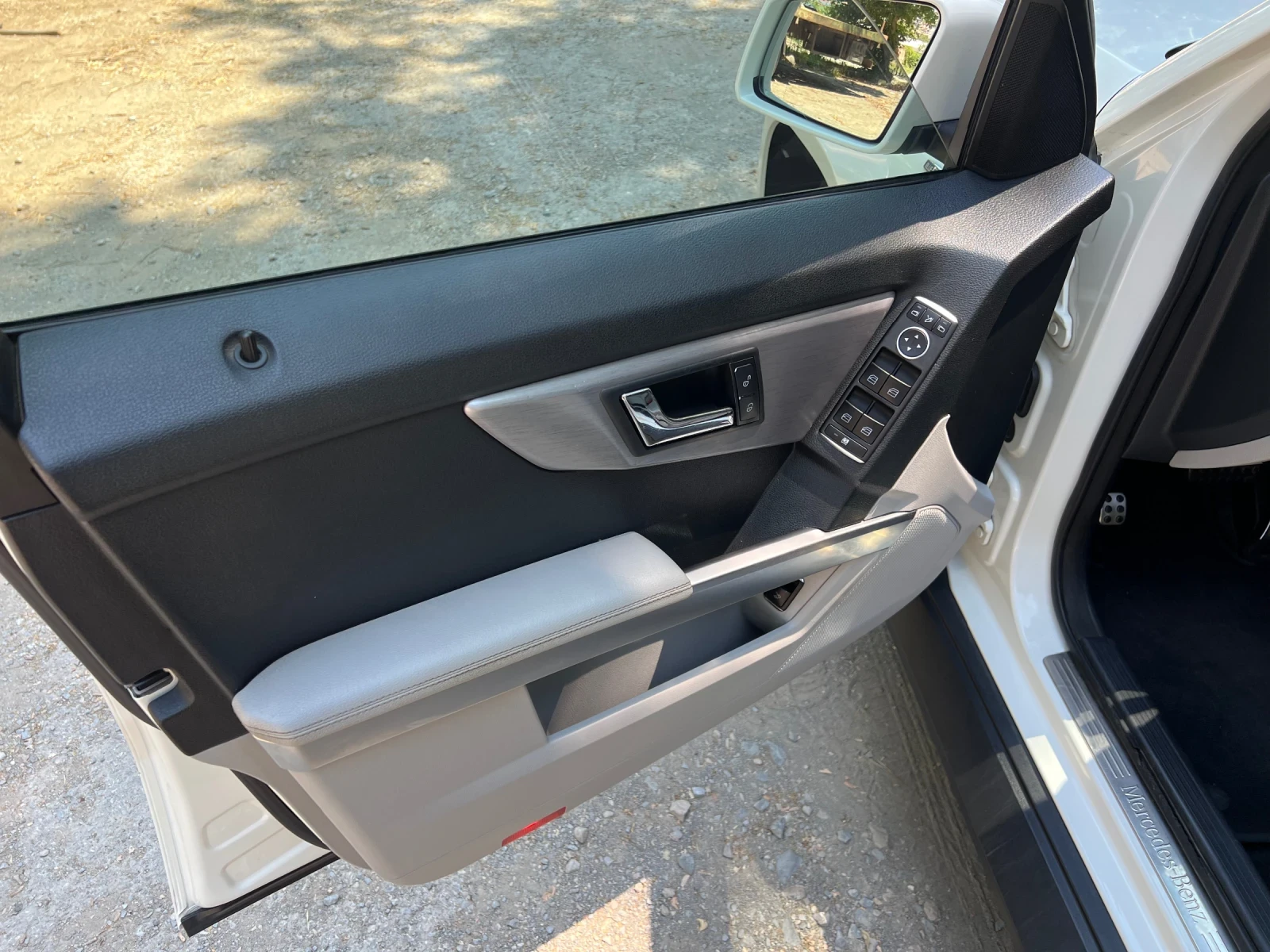 Mercedes-Benz GLK 220CDI/4-Matic/ОБСЛУЖЕНА/АВТОКАСКО, снимка 9 - Автомобили и джипове - 55263033