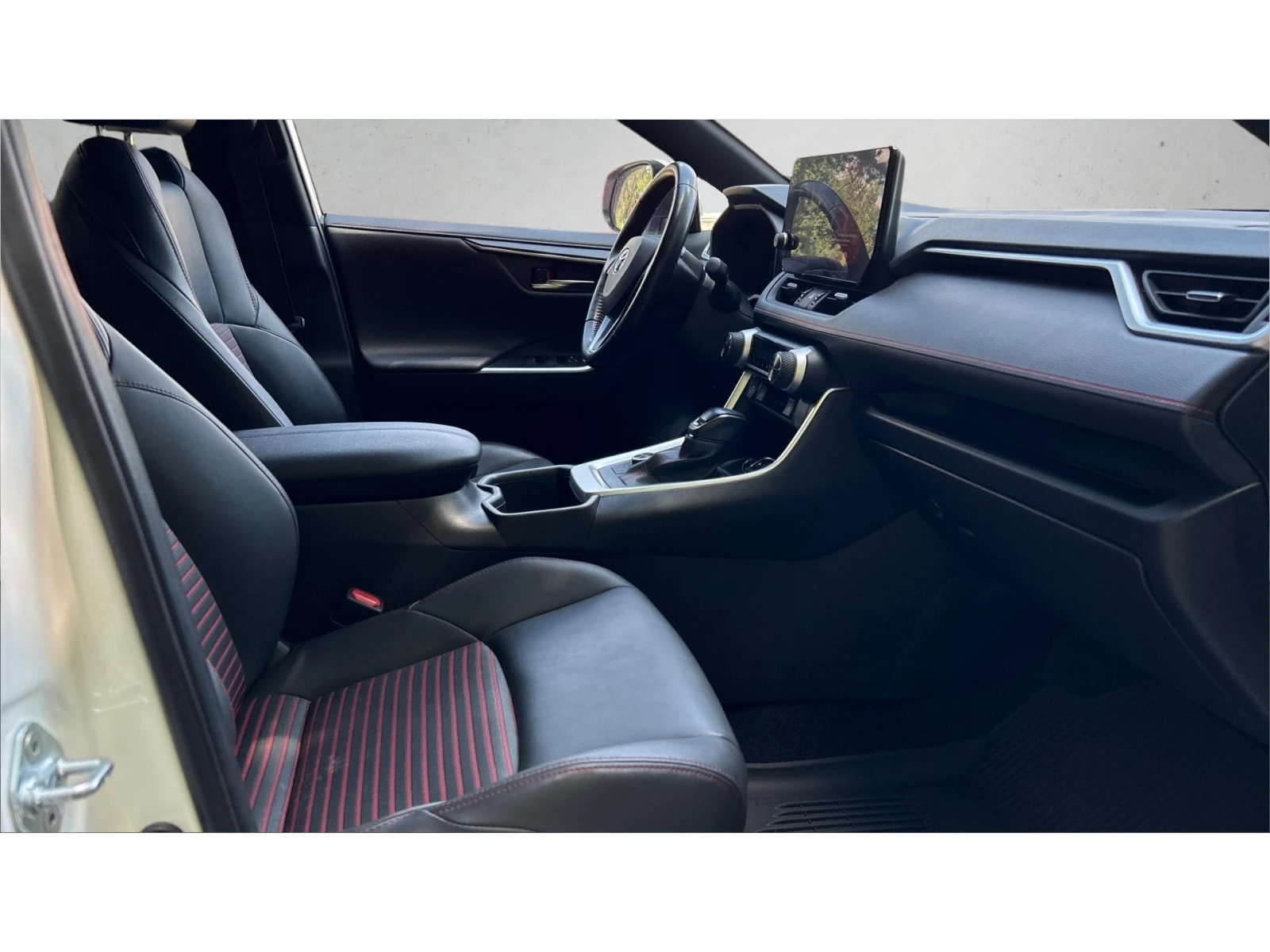 Toyota Rav4 2.5 Plug-in Hybrid STYLE, Месечна вноска от 399  , снимка 9 - Автомобили и джипове - 55643196