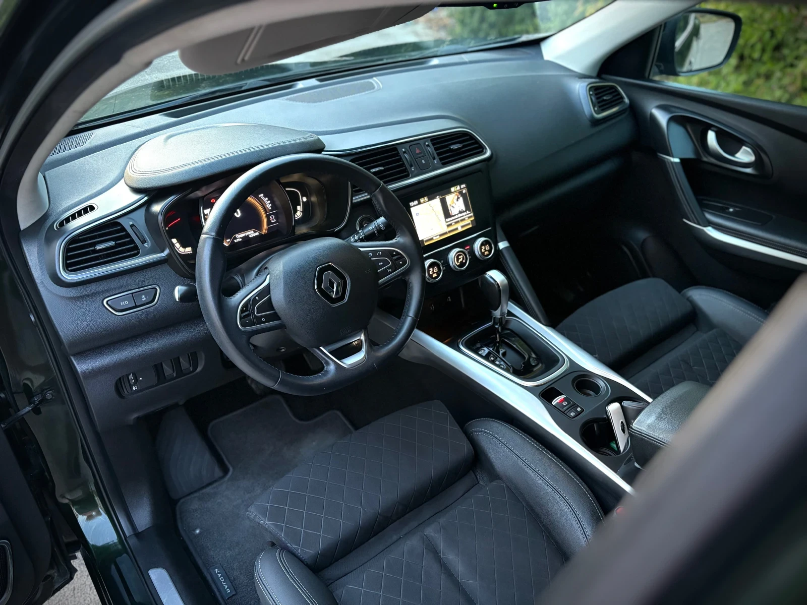Renault Kadjar * 1.5dCi * KEYLESS * BOSE * PODGREV * KAMERA * , снимка 8 - Автомобили и джипове - 55848637